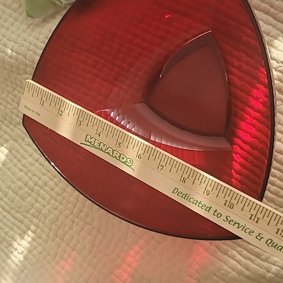 Tupperware Red Triangular Bowl - Picture 8 of 9